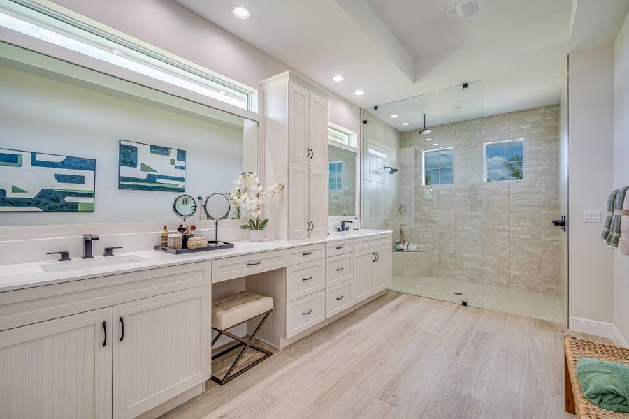 Master Bath | Willow Signature Model