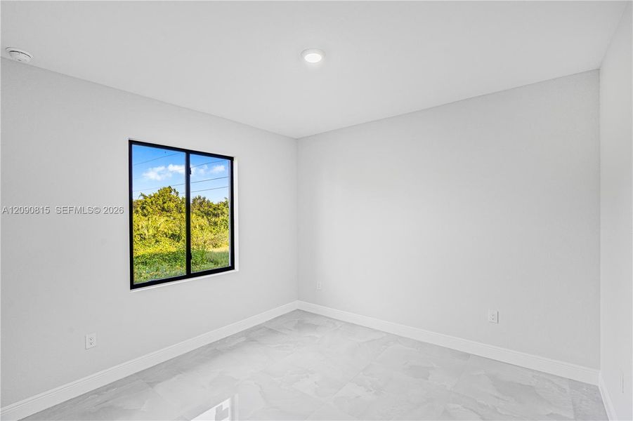 Spacious, unfurnished interior of a new home in , Lehigh Acres (Image 22).