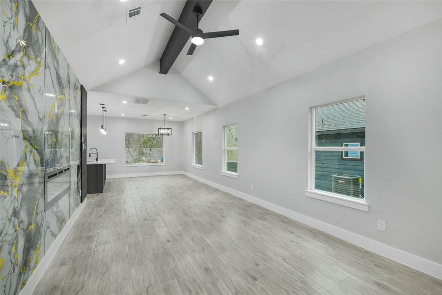 Spacious, unfurnished interior of a new home in , Willis (Image 21).