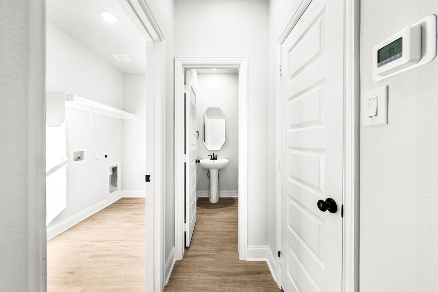 Spacious, unfurnished interior of a new home in Forest Ridge Estates, Greenville (Image 20).