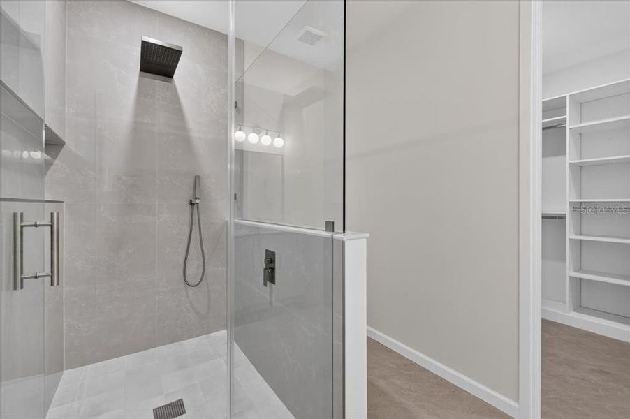 Image 40 of a home in .