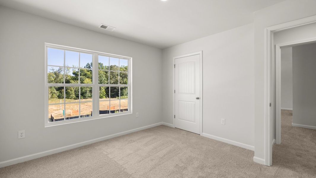 Spacious, unfurnished interior of a new home in Oakleigh Glen, Dallas (Image 24).