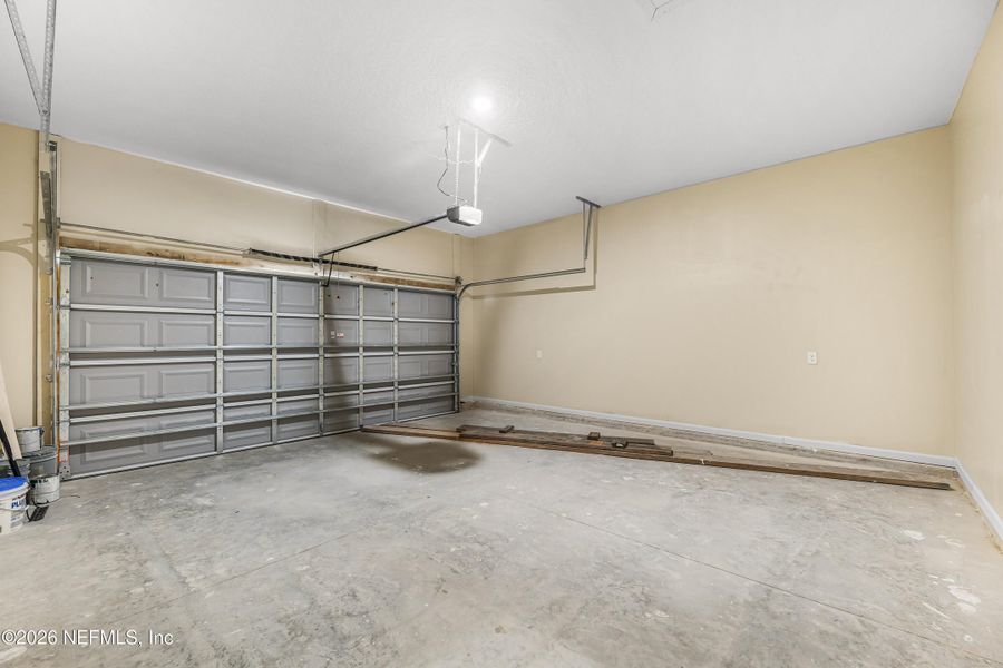 Spacious, unfurnished interior of a new home in , Keystone Heights (Image 20).