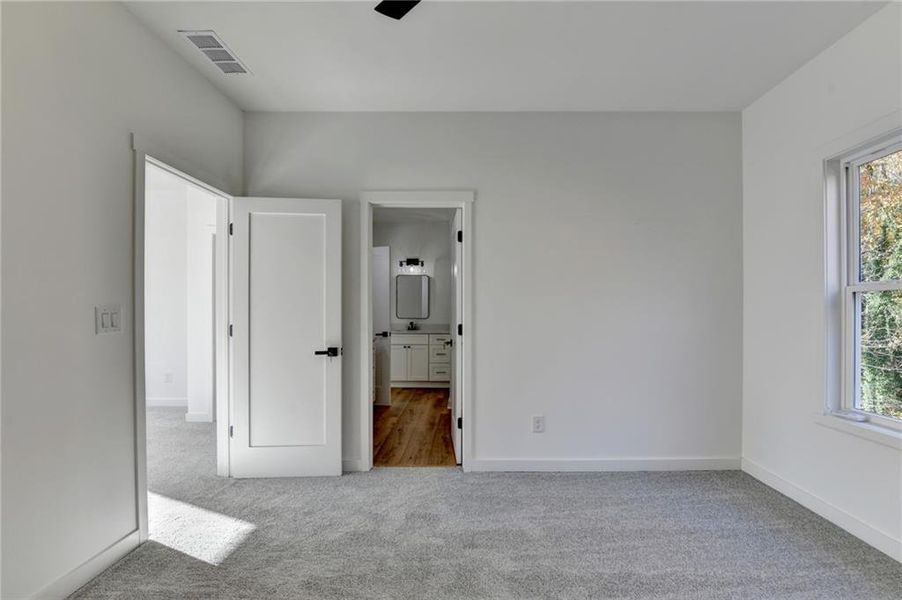 Spacious, unfurnished interior of a new home in , Sugar Hill (Image 43).