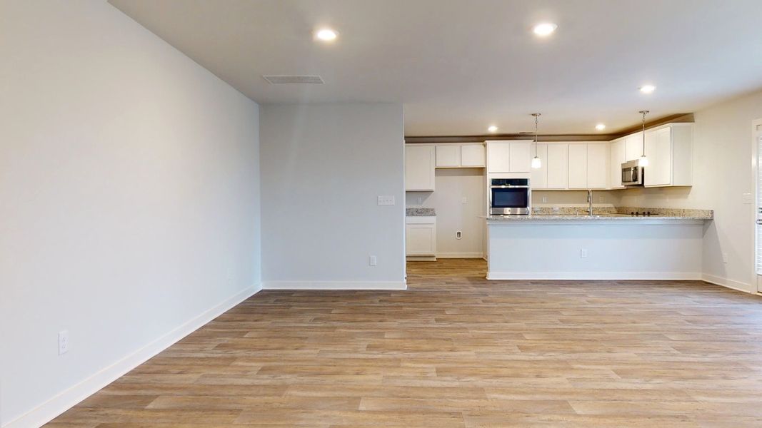 5br New Home in Fairburn, GA.  - Slide 9