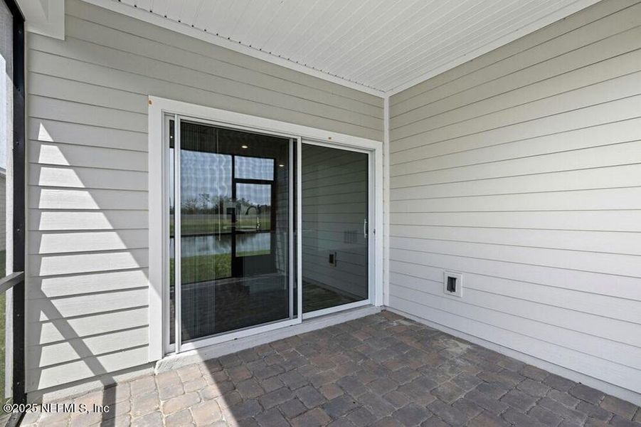 Exterior details and patio area of a home in Coopers Meadow, Jacksonville (Image 18).