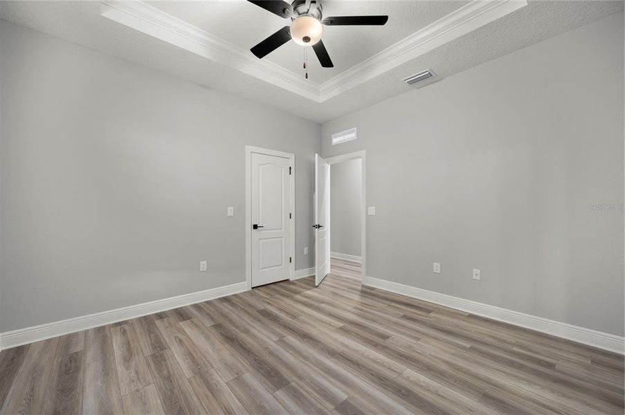 Spacious, unfurnished interior of a new home in Reunion Village, Kissimmee (Image 6). Spacious, unfurnished interior of a new home in Reunion Village, Kissimmee (Image 6).