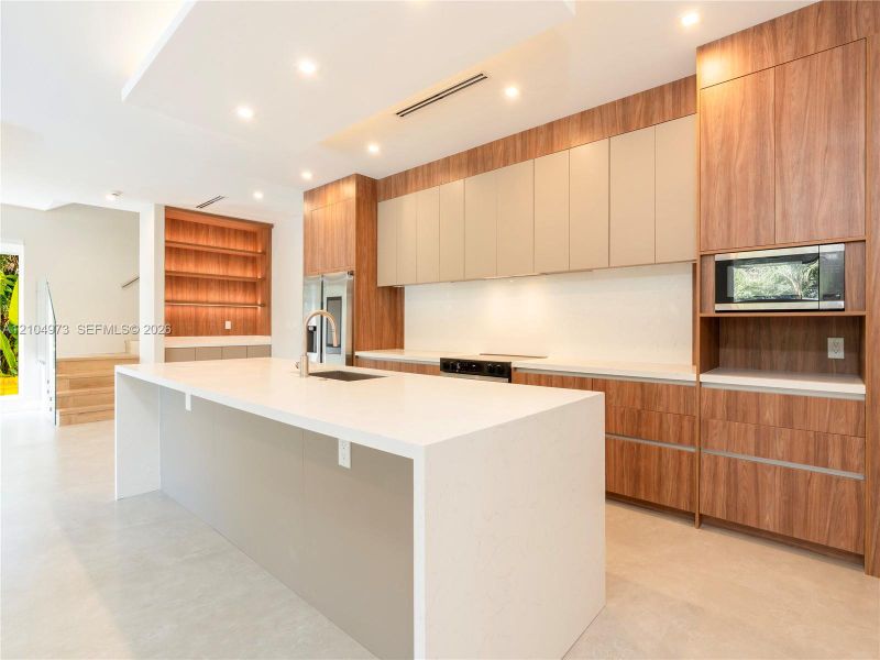 Furnished interior view inside a new home in , Fort Lauderdale (Image 7).