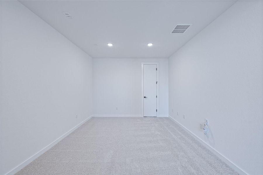 Spacious, unfurnished interior of a new home in , Buda (Image 31).