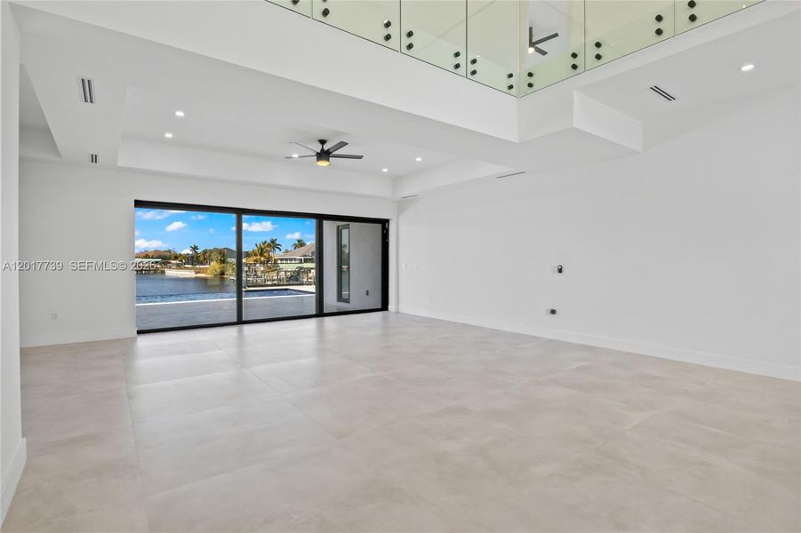 Spacious, unfurnished interior of a new home in , Cape Coral (Image 34).