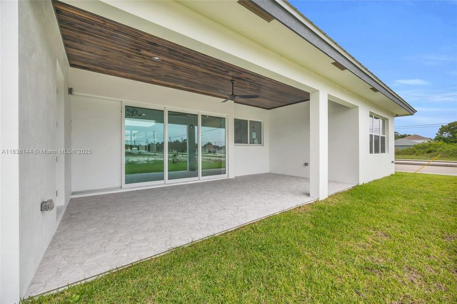 Exterior details and patio area of a home in , Port St. Lucie (Image 30).