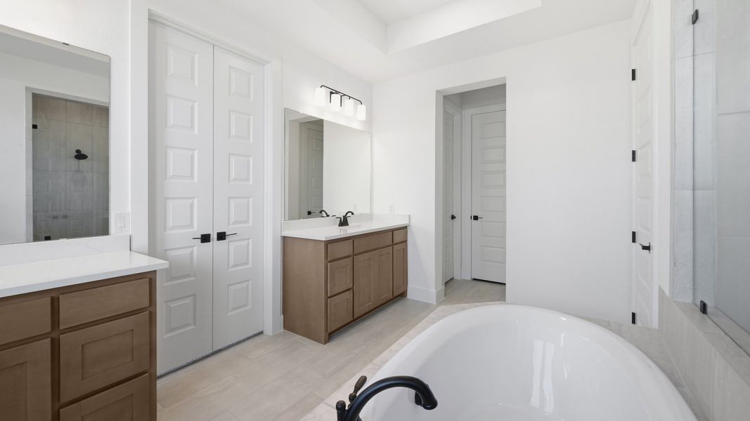 Furnished interior view inside a new home in Hillstead, Lavon (Image 14).