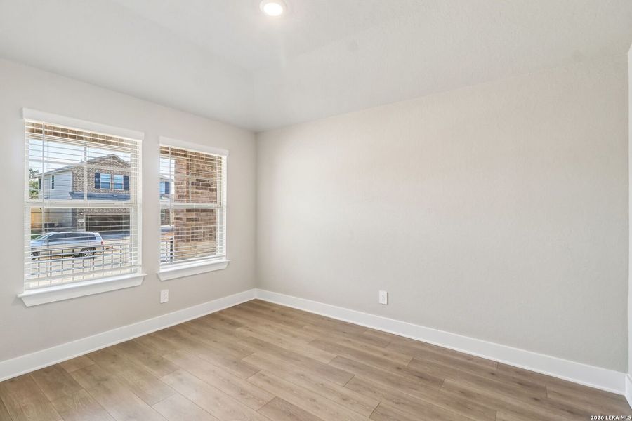 Spacious, unfurnished interior of a new home in Lark Canyon, New Braunfels (Image 26).