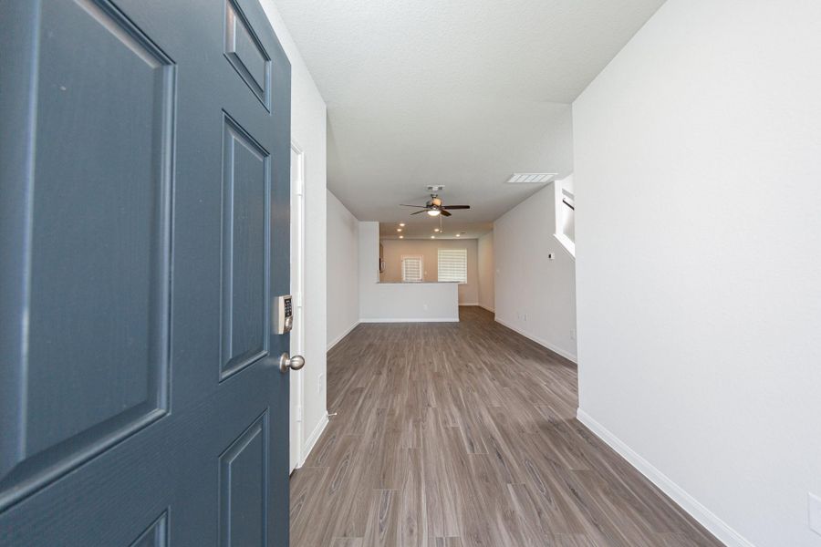 Spacious, unfurnished interior of a new home in River's Edge, Conroe (Image 16).