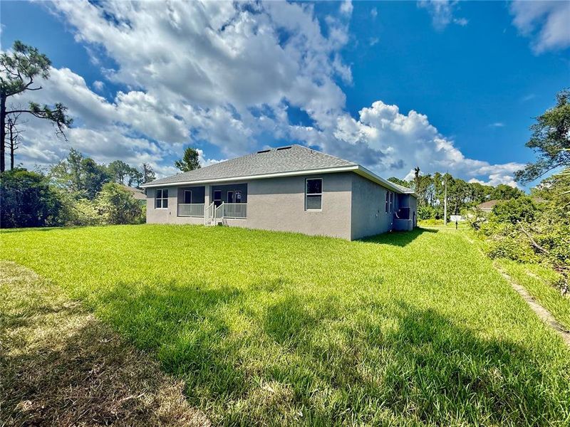 Image 17 of a home in Port Charlotte.