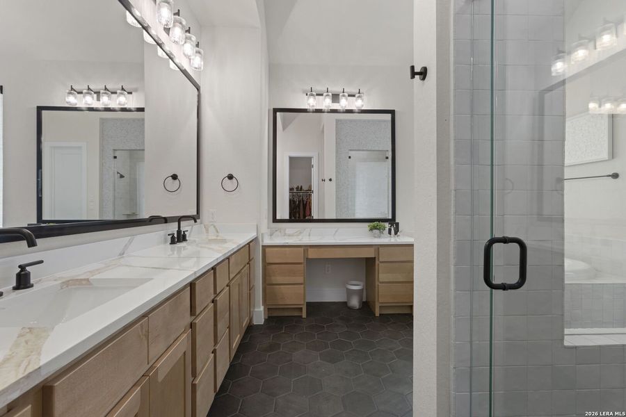 Furnished interior view inside a new home in Esperanza, Boerne (Image 10).