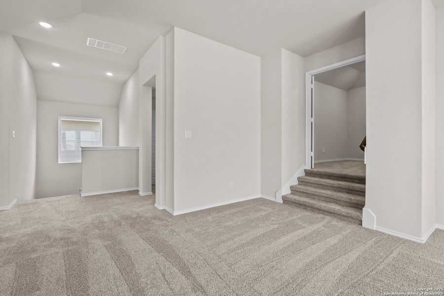 Spacious, unfurnished interior of a new home in Stillwater Ranch 45', San Antonio (Image 30). Spacious, unfurnished interior of a new home in Stillwater Ranch 45', San Antonio (Image 30).