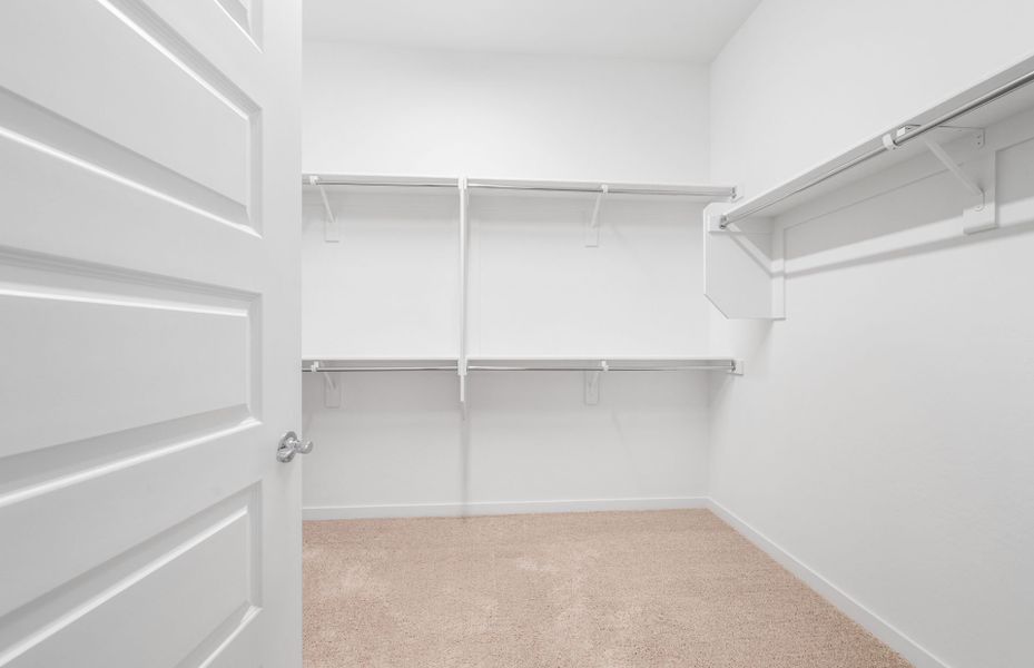 Spacious, unfurnished interior of a new home in Sun City Anthem at Merrill Ranch, Florence (Image 28).