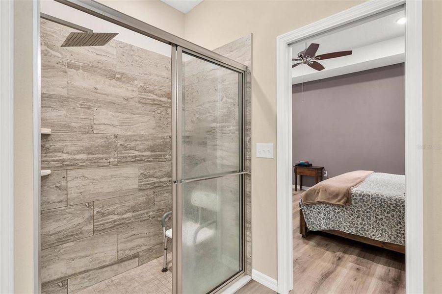 Furnished interior view inside a new home in , Umatilla (Image 16).