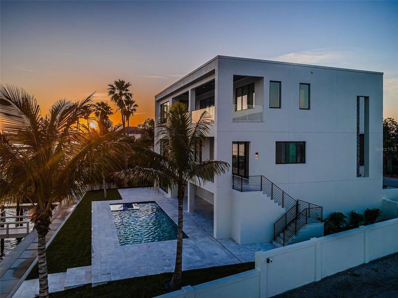 Exterior details and patio area of a home in , Belleair Beach (Image 33).
