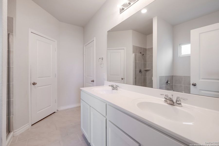Furnished interior view inside a new home in Laurel Vistas, San Antonio (Image 19). Furnished interior view inside a new home in Laurel Vistas, San Antonio (Image 19).