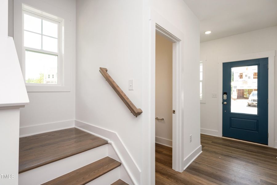 CP7-0253_Bliss_B_Foyer