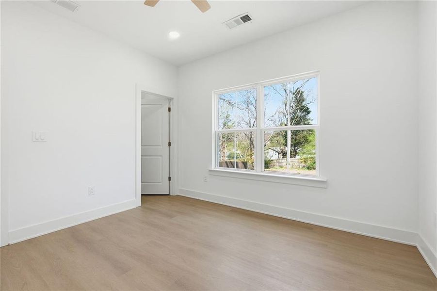 Spacious, unfurnished interior of a new home in , Alpharetta (Image 13).