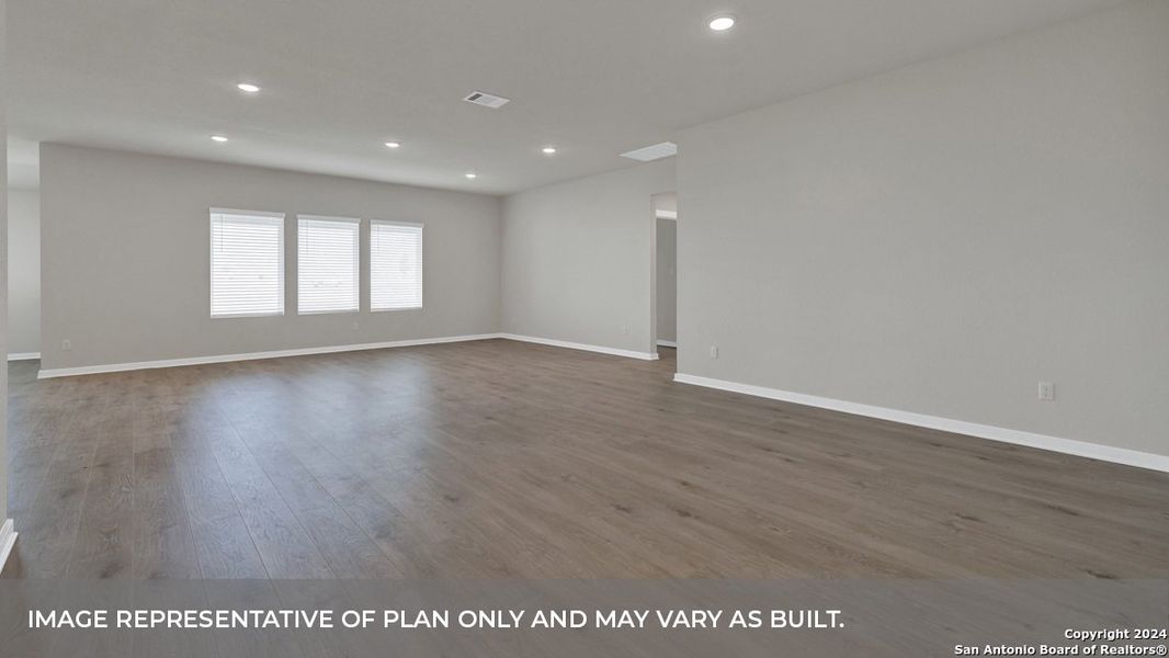 Spacious, unfurnished interior of a new home in Sonoma Oaks, Fredericksburg (Image 11).