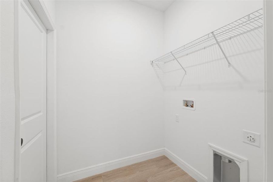 Spacious, unfurnished interior of a new home in , Ocala (Image 29).