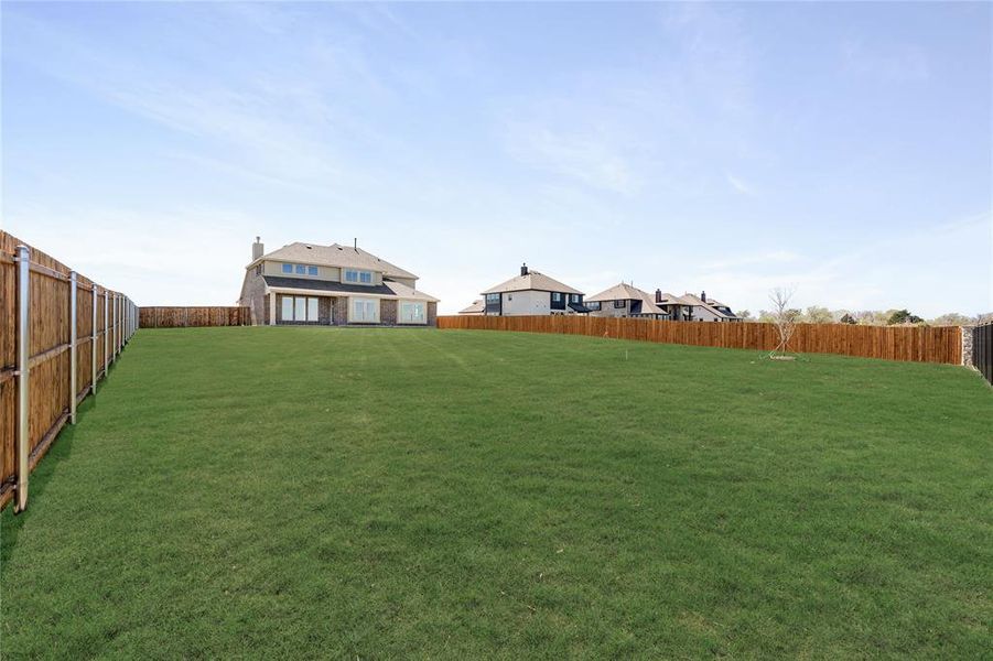 Exterior details and patio area of a home in Glenbrook, Red Oak (Image 4).