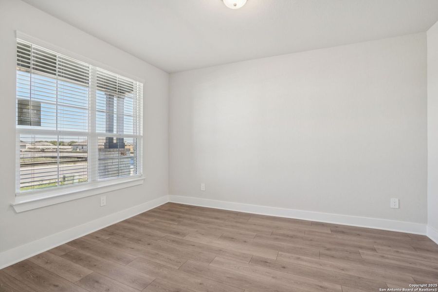 Spacious, unfurnished interior of a new home in Carmel Ranch, Schertz (Image 37).