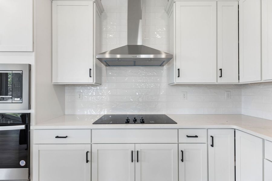 Furnished interior view inside a new home in Glenview Farms, Murfreesboro (Image 38).