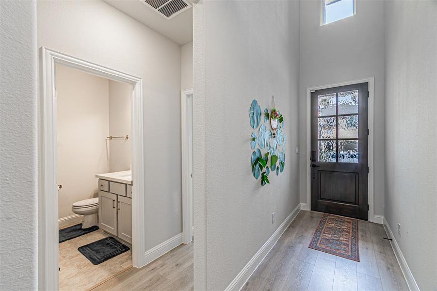 Furnished interior view inside a new home in Stoneridge, Melissa (Image 8).