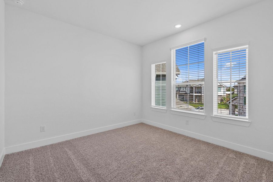 Spacious, unfurnished interior of a new home in Elyson, Katy (Image 19).