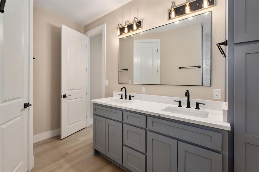 Furnished interior view inside a new home in , Gun Barrel City (Image 10).