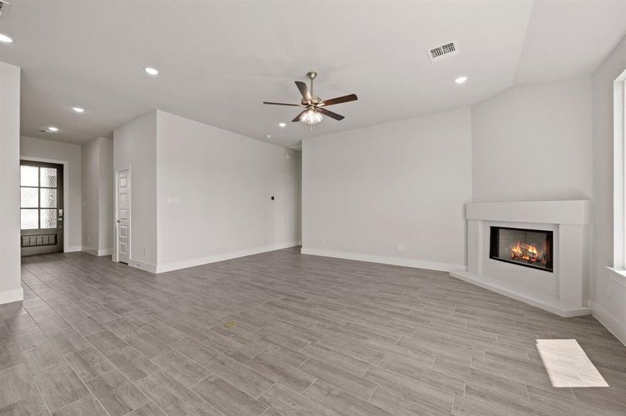 Spacious, unfurnished interior of a new home in Saddleback Estates, Boyd (Image 15). Spacious, unfurnished interior of a new home in Saddleback Estates, Boyd (Image 15).