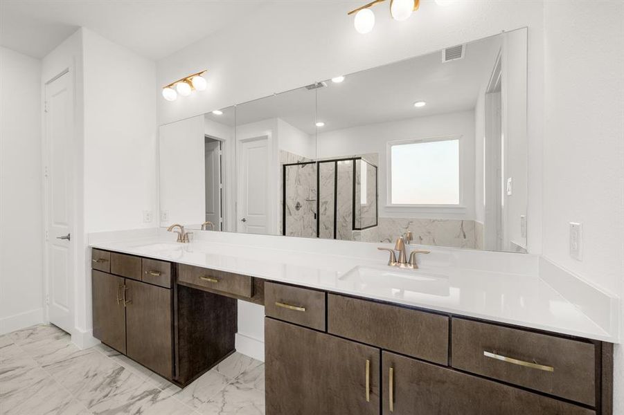 701 Iris- Primary Suite-3 701 Iris- Primary Suite-3