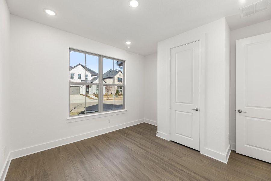 Spacious, unfurnished interior of a new home in Garden Collection at Union Park, Little Elm (Image 24).