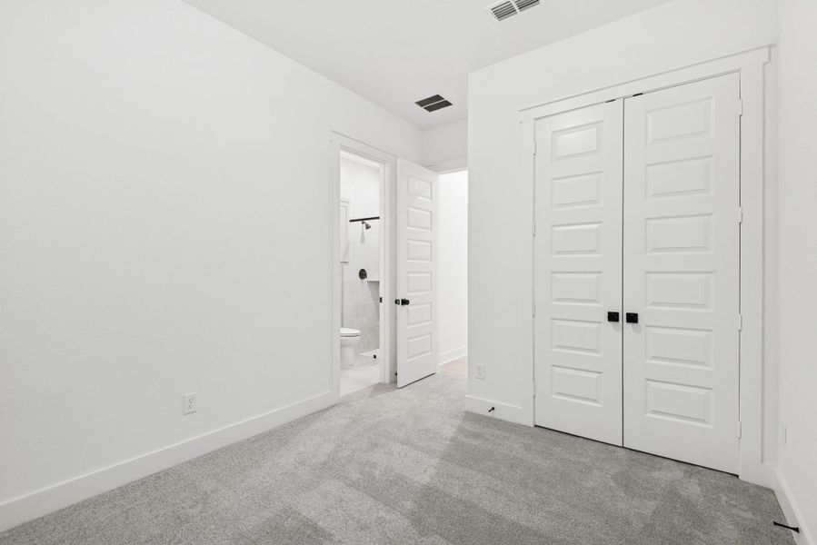 Spacious, unfurnished interior of a new home in ARTAVIA 50' Homesites, Conroe (Image 21).