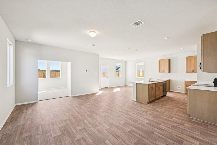 Spacious, unfurnished interior of a new home in Cascade, Liberty Hill (Image 25).