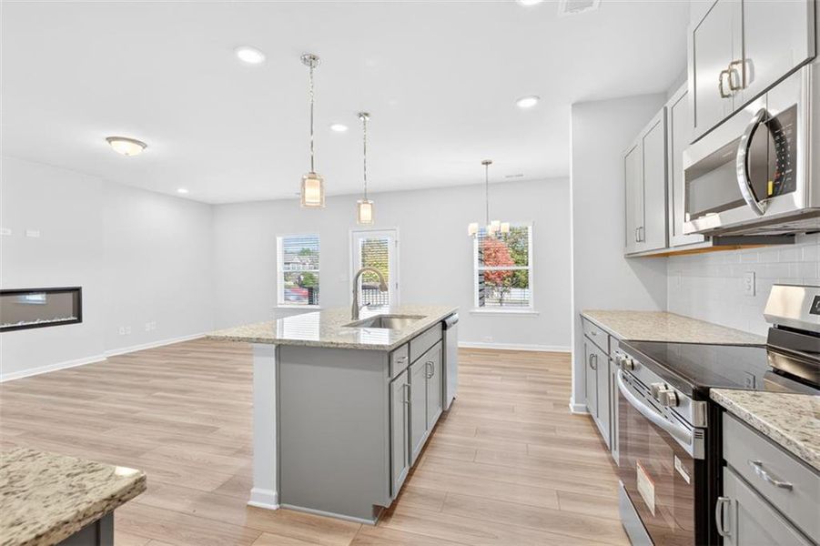 Furnished interior view inside a new home in Franklin Manor, Lawrenceville (Image 9).