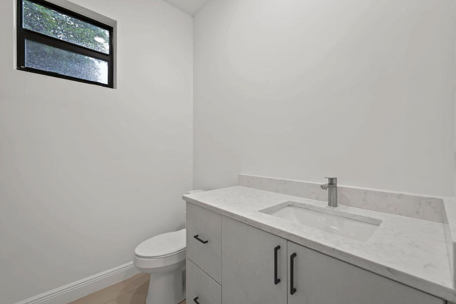 633 55th Street - 18.jpg-SMALL 633 55th Street - 18.jpg-SMALL