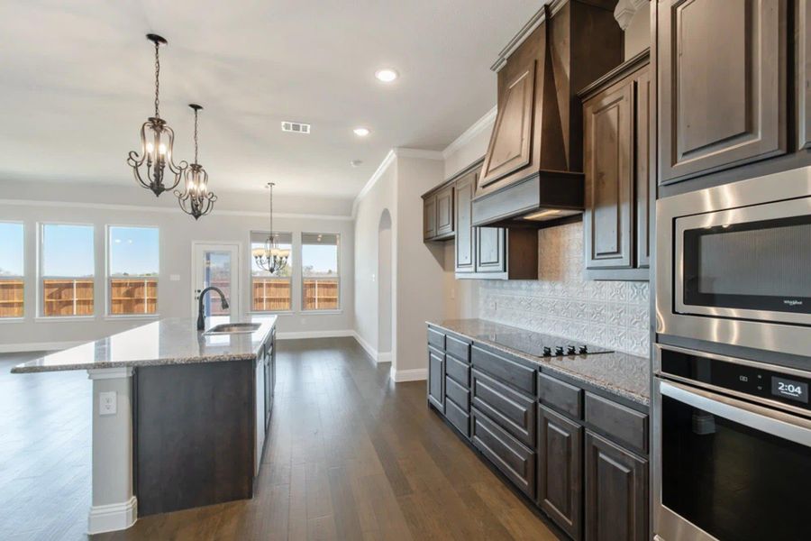 Kitchen | Concept 2555 at Massey Meadows in Midlothian, TX by Landsea Homes