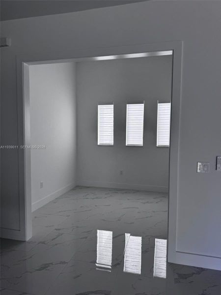 Spacious, unfurnished interior of a new home in , Lehigh Acres (Image 10).