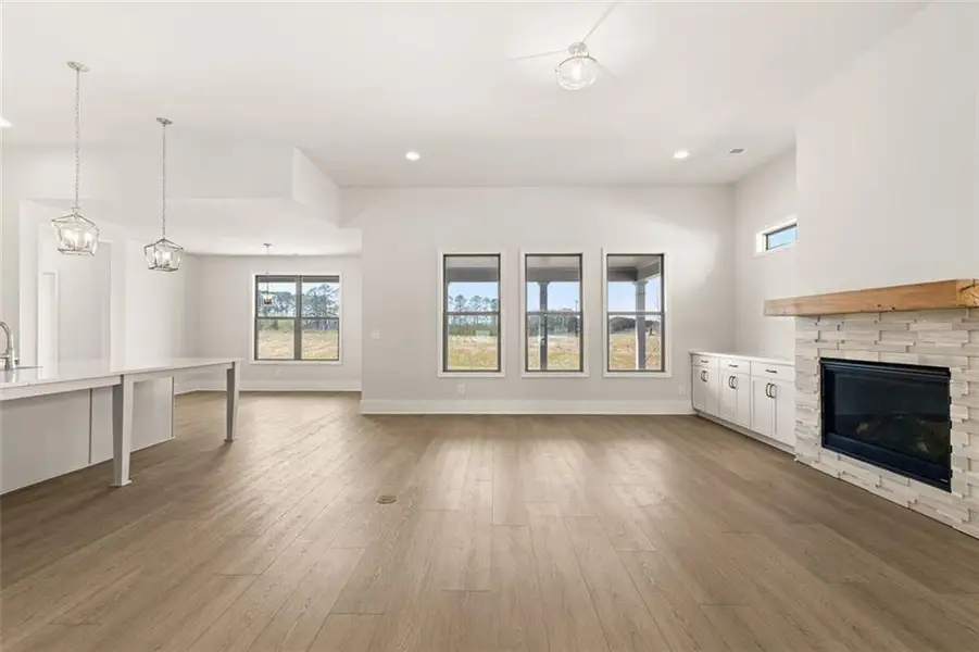 Spacious, unfurnished interior of a new home in Soleil Summit Chase, Snellville (Image 6). Spacious, unfurnished interior of a new home in Soleil Summit Chase, Snellville (Image 6).