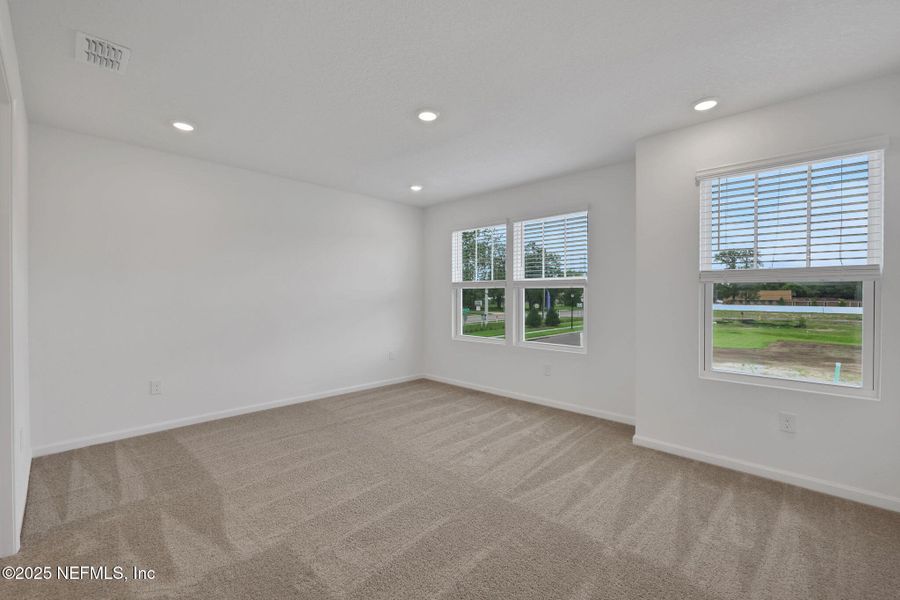Spacious, unfurnished interior of a new home in Kasen Oaks, Jacksonville (Image 12).