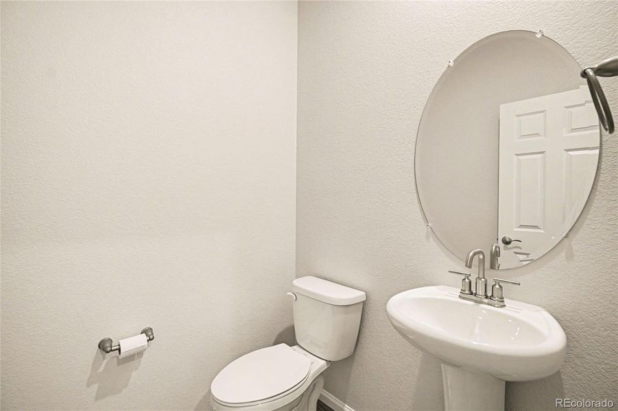 Furnished interior view inside a new home in Murphy Creek, Aurora (Image 18).
