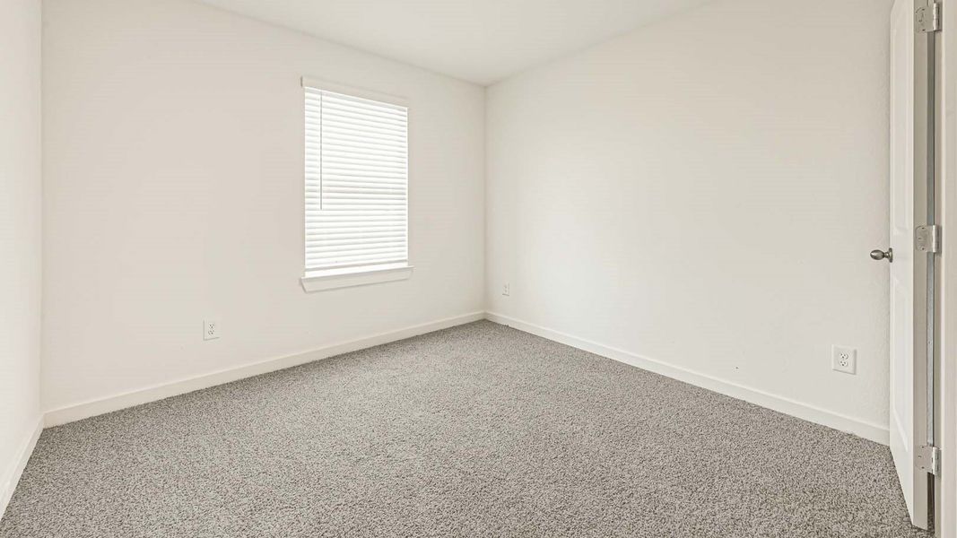 Spacious, unfurnished interior of a new home in Holly Ridge, Rosenberg (Image 17).
