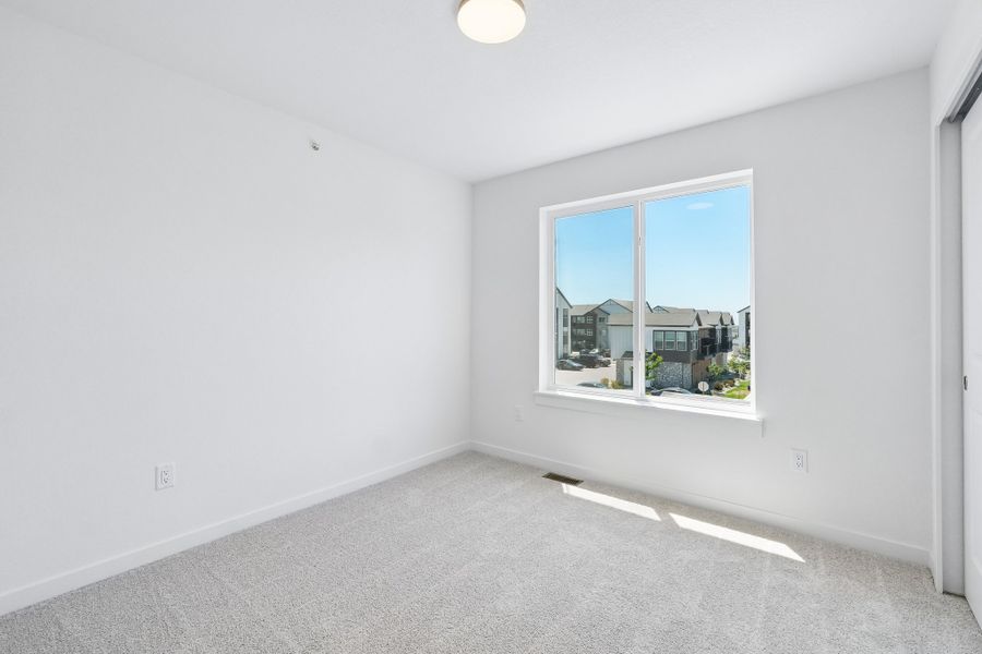 Spacious, unfurnished interior of a new home in The Vistas at West Mesa, Colorado Springs (Image 20).