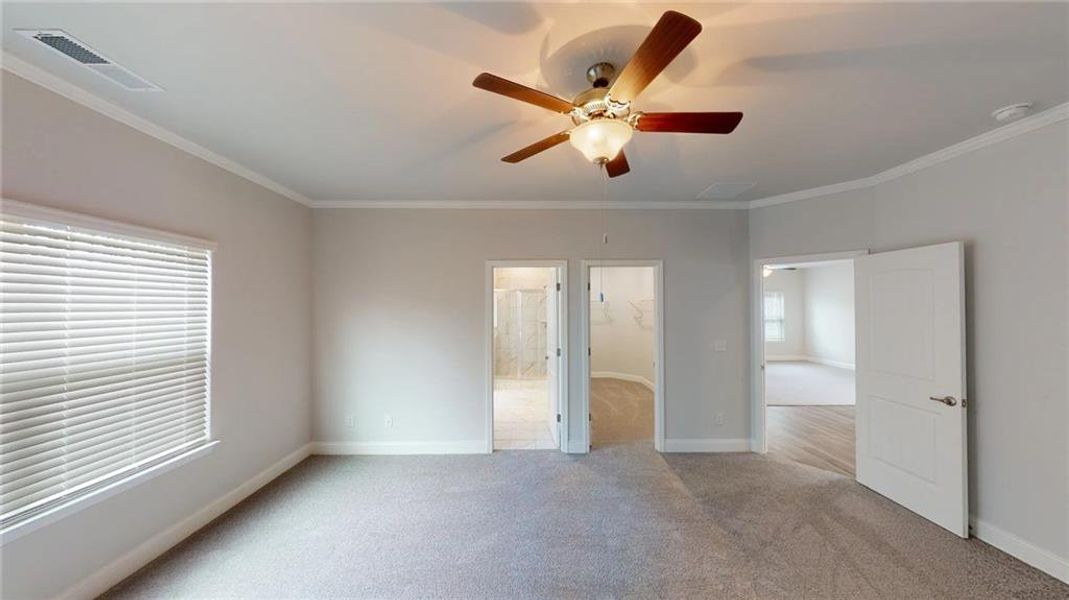 Spacious, unfurnished interior of a new home in Mirror Lake at South Harbour, Villa Rica (Image 25).